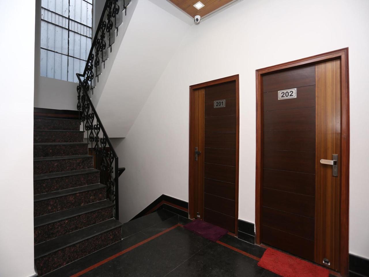 Oyo 10448 Green View Home Stay Dehradun Exterior foto